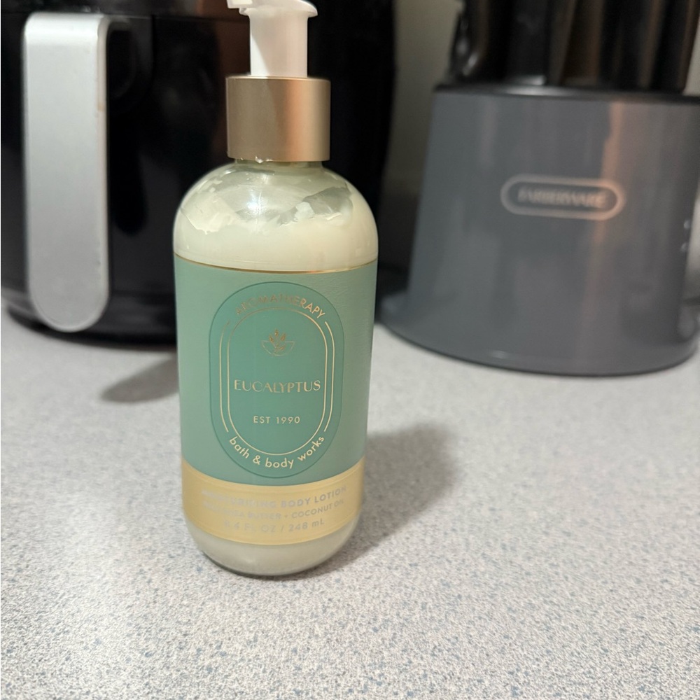 Bath & Body Works Eucalyptus Body Lotion - Cream and Green